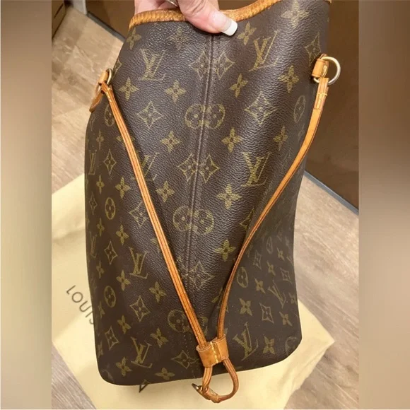 Louis Vuitton monogrammed neverfull GM tote bag - Picture 9 of 11